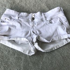 Wanna Betta But White Shorts YMI Size 13